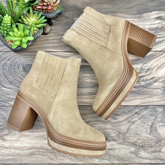 NIB Steve Madden Searches 8.5M Sand Suede Block Heel Ankle Boots - Picture 2 of 11